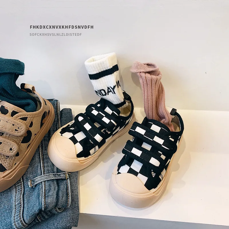 

Кеды детские с леопардовым принтом, повседневные холщовые кроссовки для мальчиков и девочек, в шотландскую клетку, с мягкой подошвой, черны...