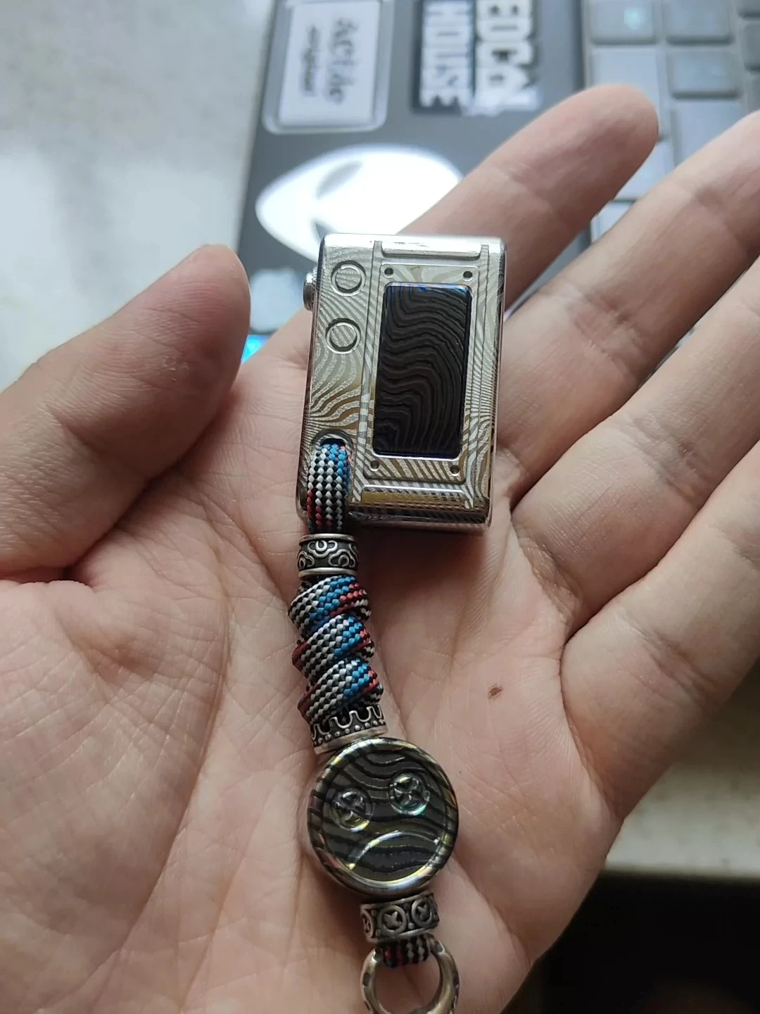 Wanwu Edc Толкающие карты Камера Декомпрессионная игрушка Циркониевый материал