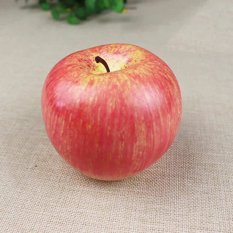 

Искусственные яблоки из пластика