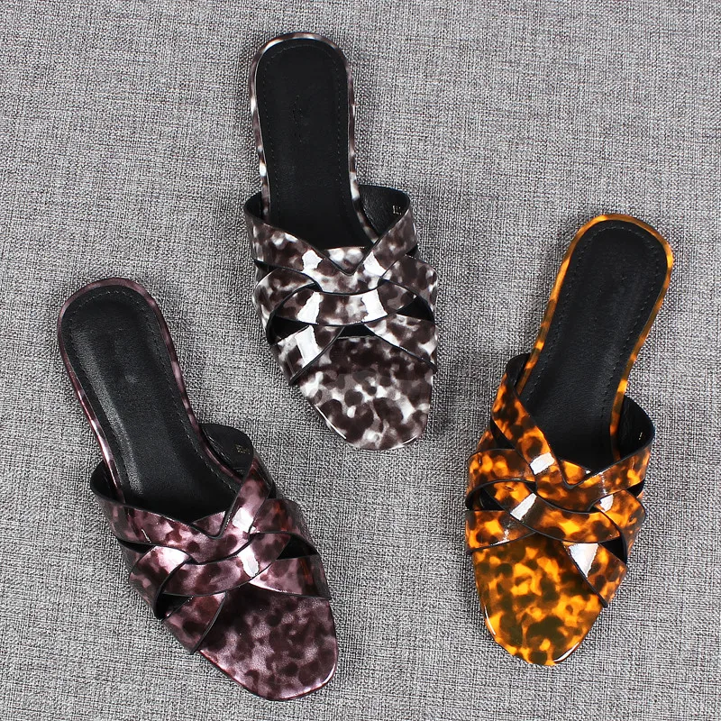 

Shoes Woman 2022 Slippers Casual Rubber Flip Flops Luxury Summer Flat Soft Hawaiian Slides Patent Leather Fashion PU Rome Basic