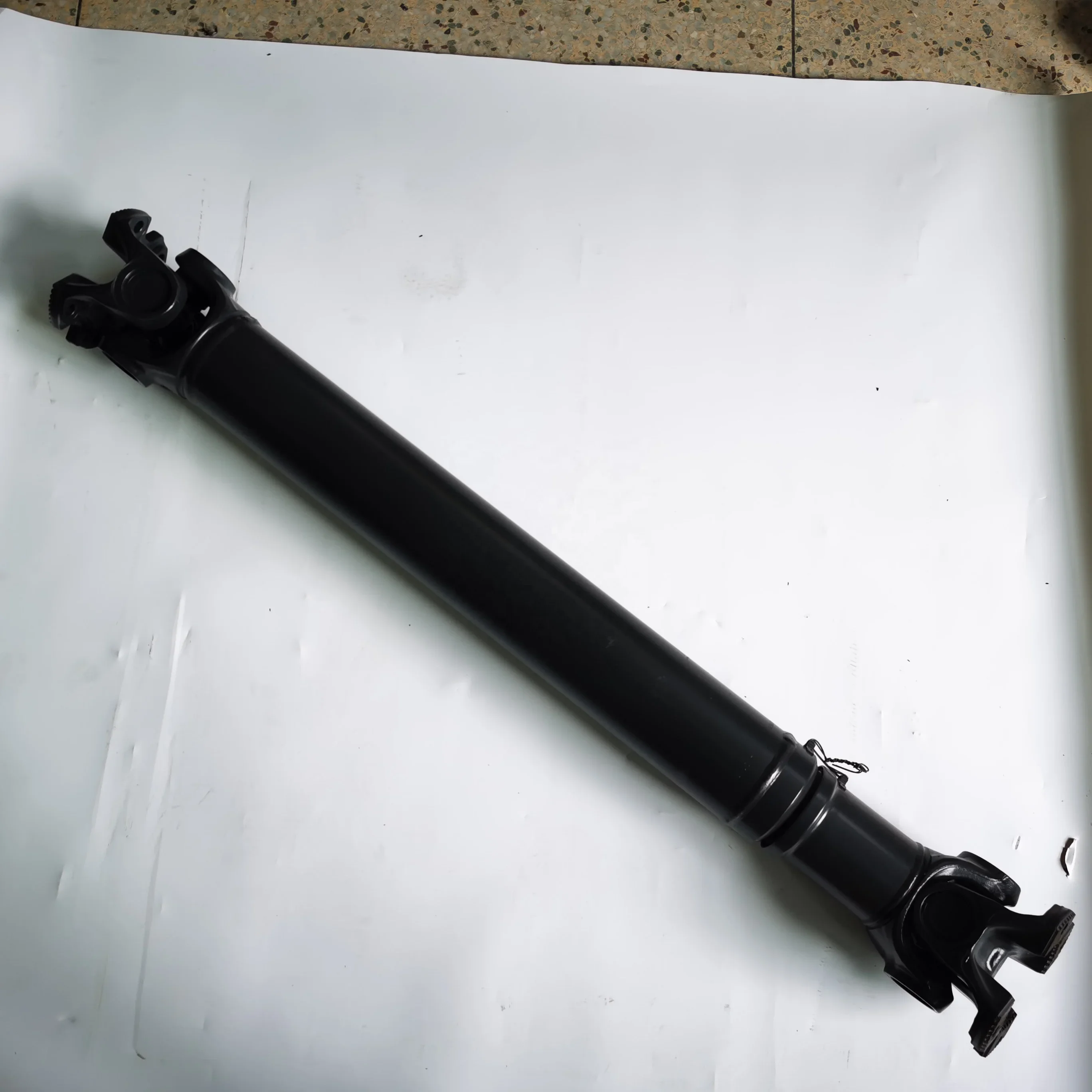 Фото 15013312   Шарнирный грузовик PROPELLER SHAFT A25D для установки запасных частей №1