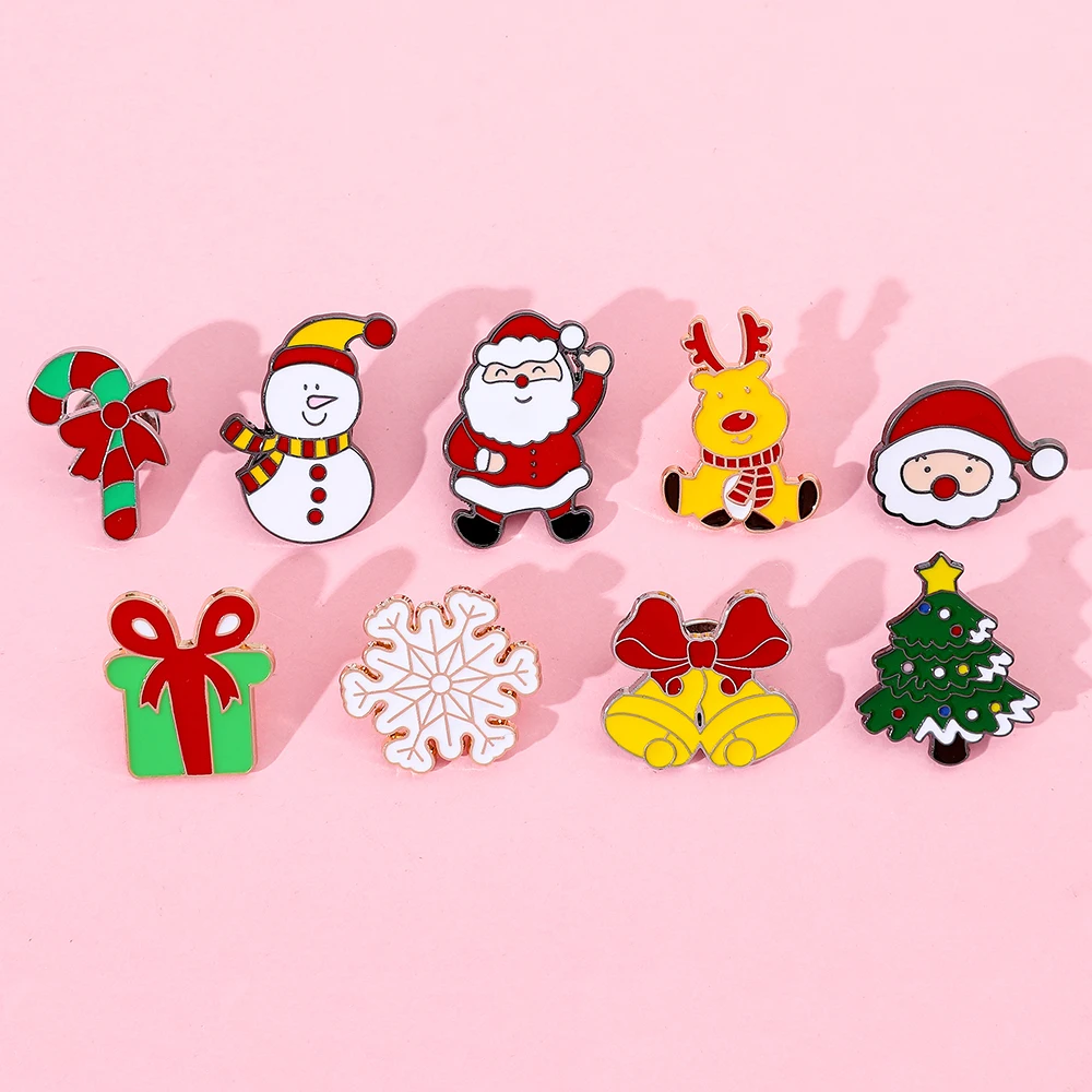 

Эмалированная брошь в виде рождественской елки