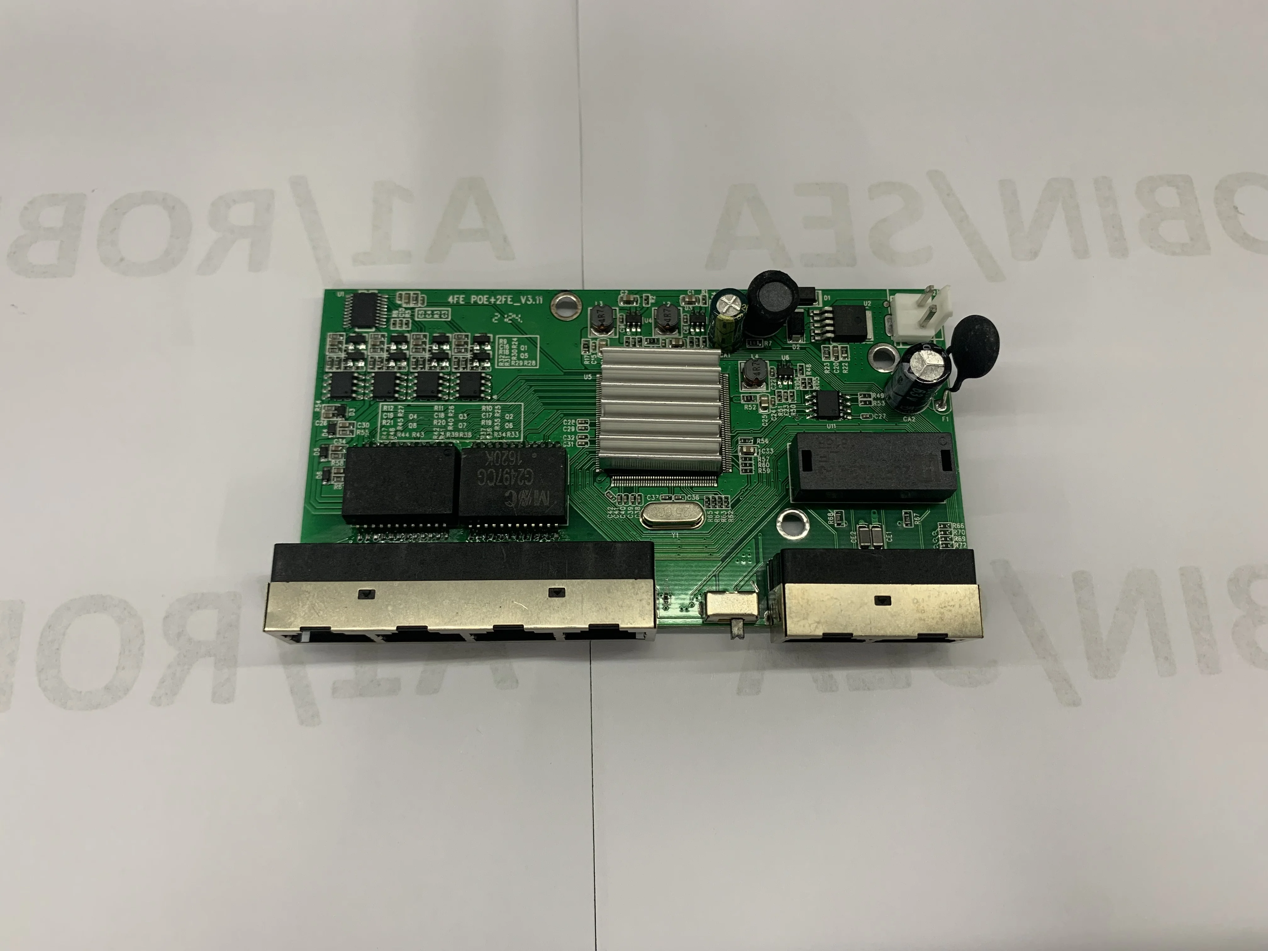 Заводской Ethernet-коммутатор OEM ODM POE 4FE+2FE PCBA на складе