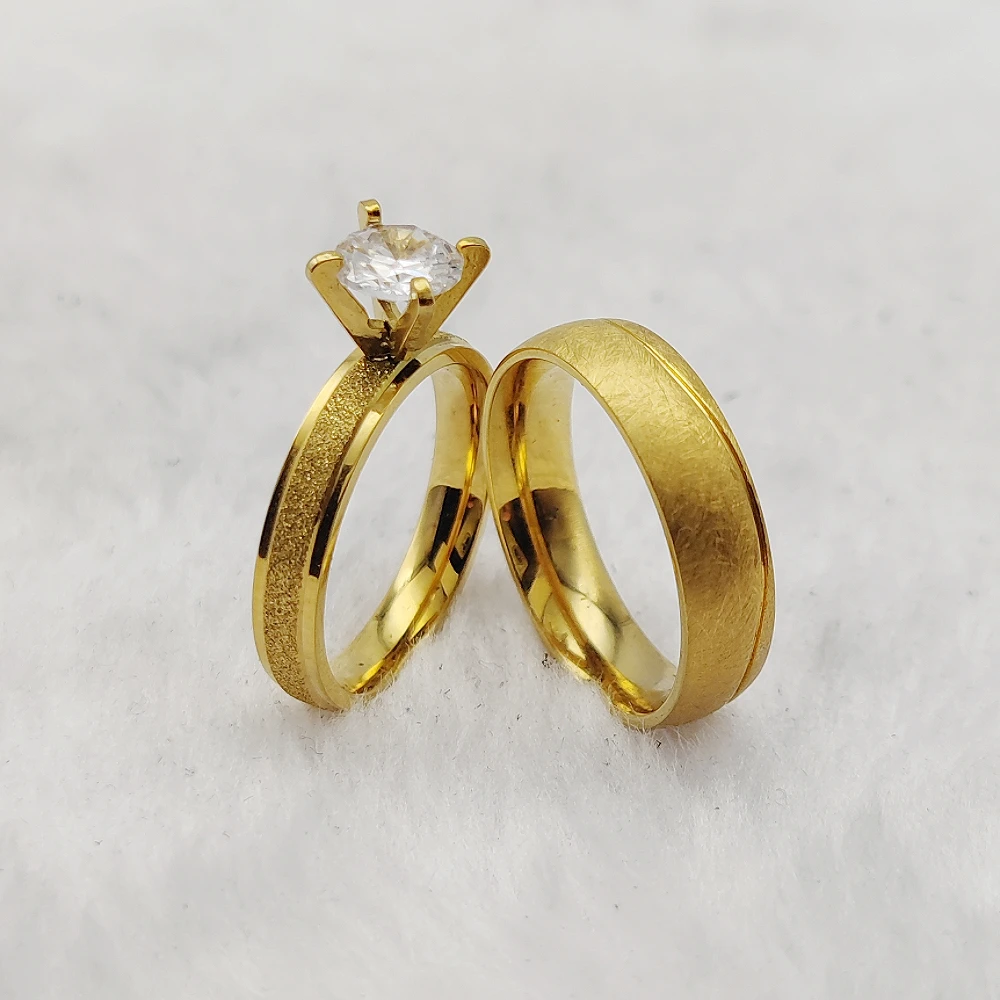 Новинка 2024 бижутерия Женское кольцо с золотым покрытием и фианитами обручальное