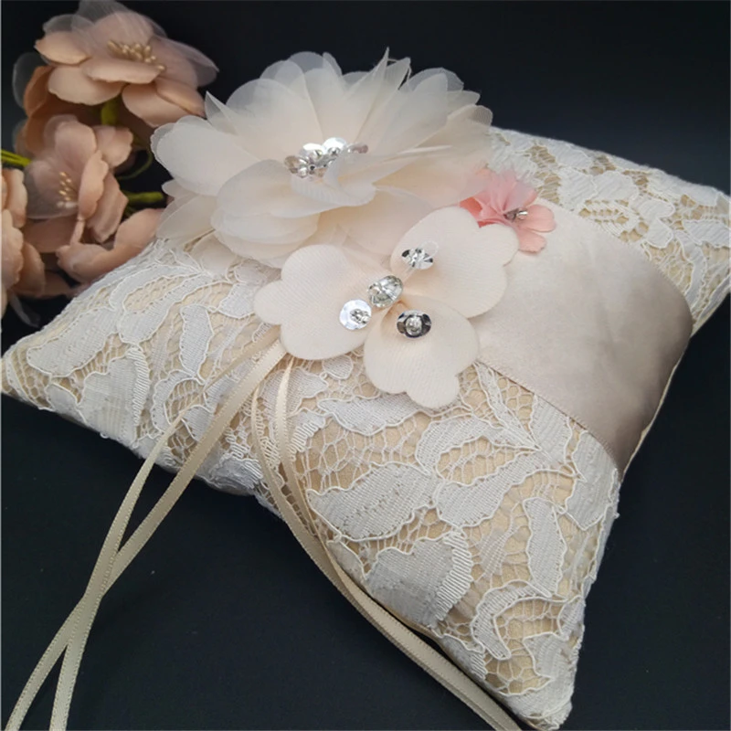 

15x15cm European Romantic Bridal Wedding Ring Pillow Double Heart White Handmade Ribbon Cushion Decor for Wedding Ceremony
