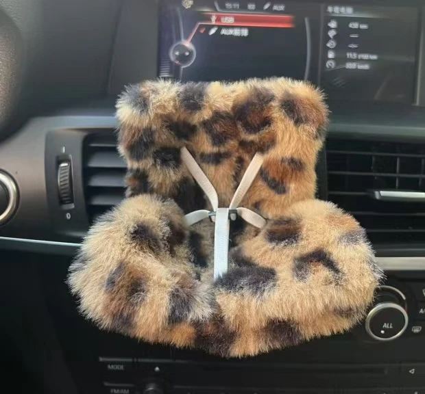 

Мини-плюшевое безопасное сиденье Kawaii Labubu Idol Kpop, кукольное сиденье, автомобильное украшение для ароматизации воздуха, аксессуары