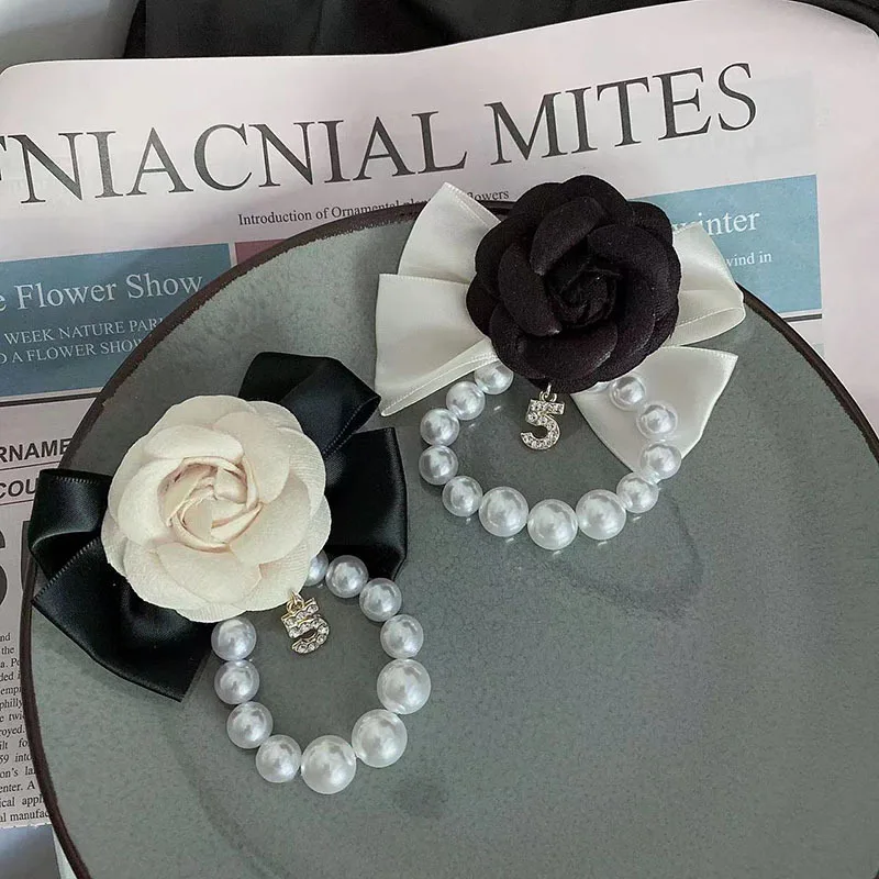 

Роскошные стильные броши CC для женской одежды, лента с жемчугом камелии стразы, ювелирные изделия, Корсажная брошь для вечеринки, одежда