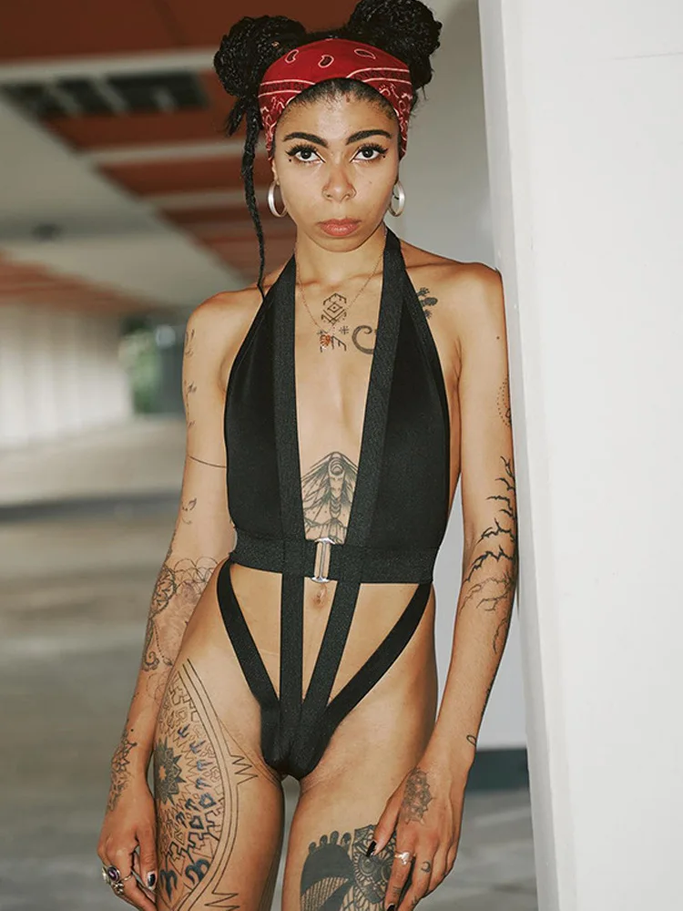 

Комбинезон женский с V-образным вырезом, пикантный ромпер с открытой спиной, облегающий однотонный мини-костюм без рукавов, уличная одежда