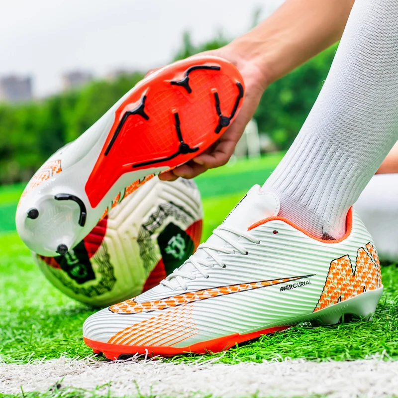 New Futsal Men Soccer Shoes Professional Outdoor Football Boots Men Society Soccer Cleats Training Football Shoes FG/TF Sneakers