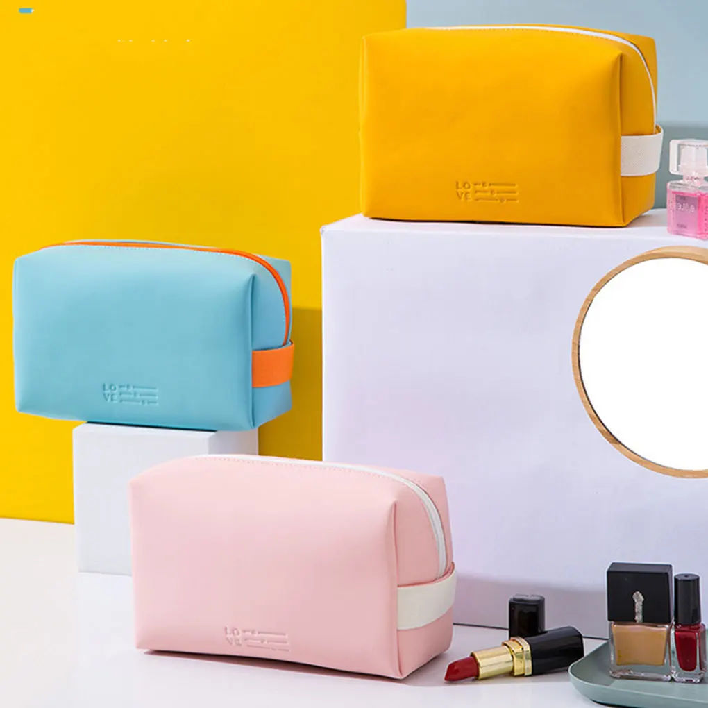 

3 набора водонепроницаемых сумок для макияжа, вместительные портативные сумочки для умывания в ванной комнате с тщательным и эстетическим дизайном