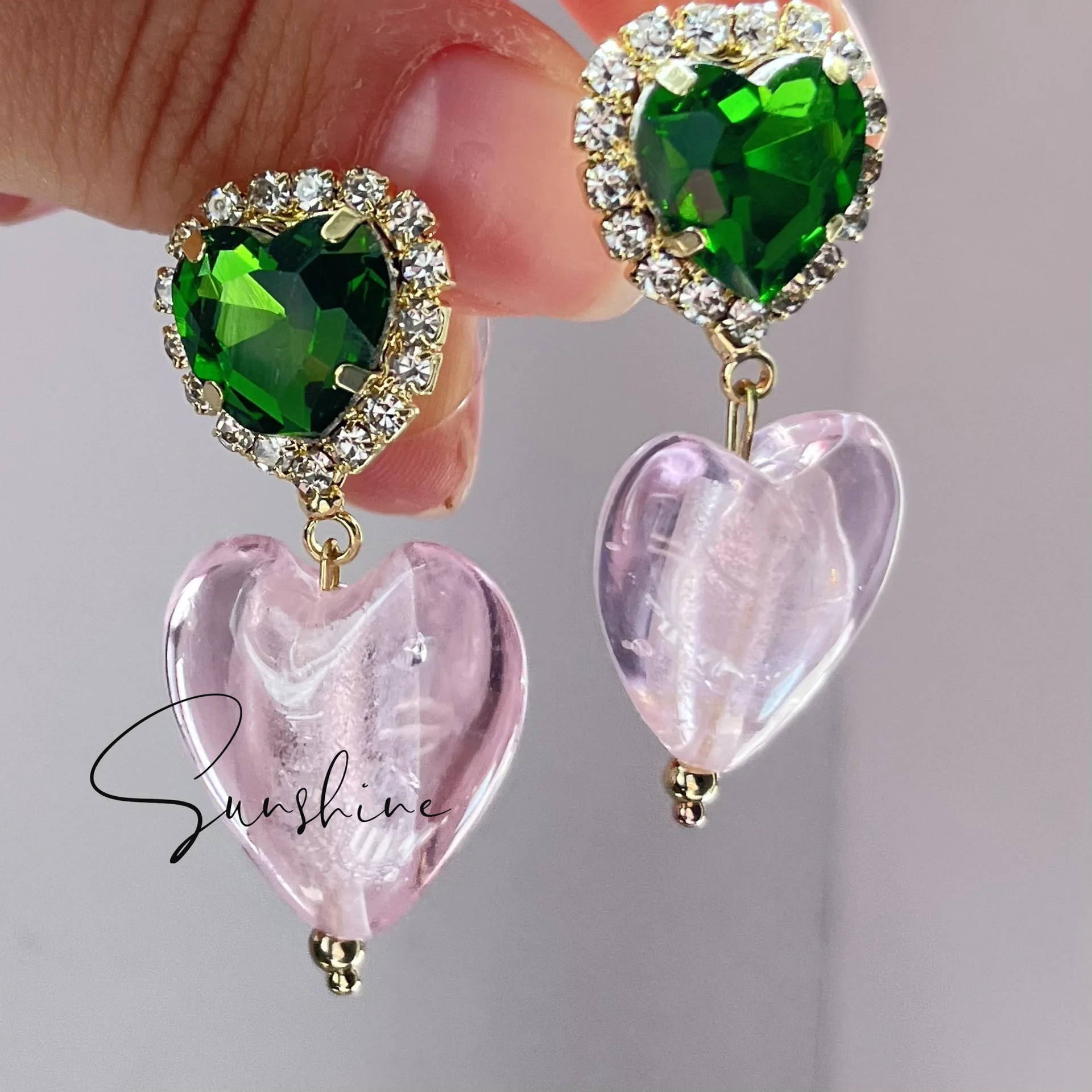 

Retro Geometric Heart Earrings for Women Design Pink Glass Drop Earrings