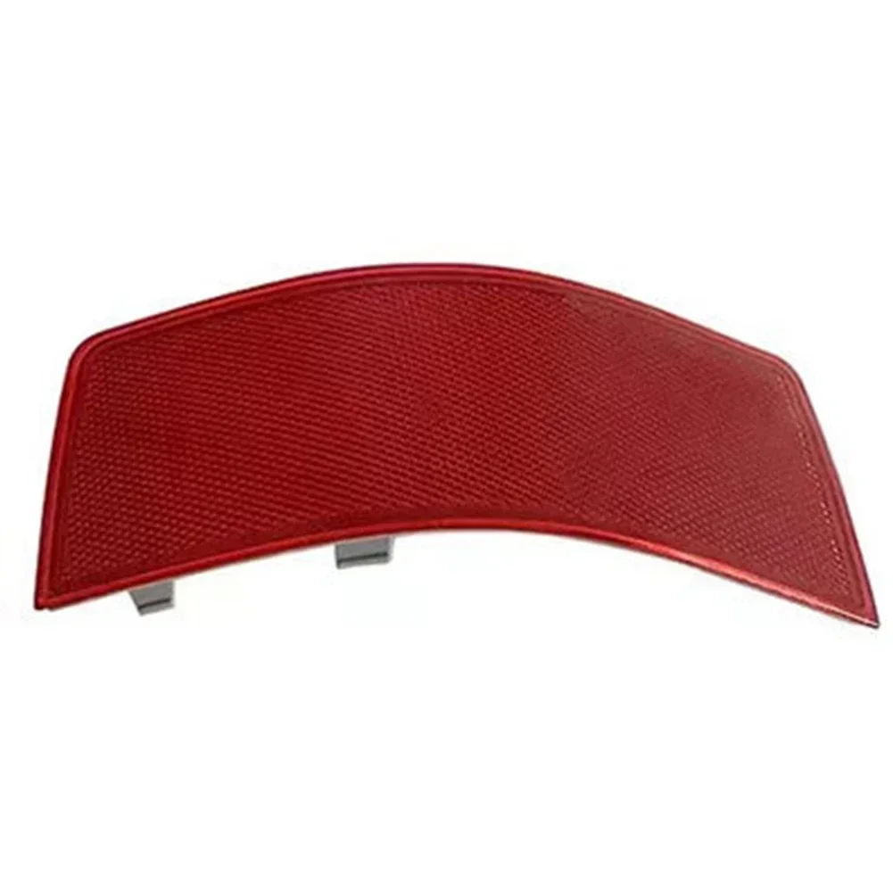 Стоп-сигнал повышает безопасность на дороге с помощью этого заднего отражателя