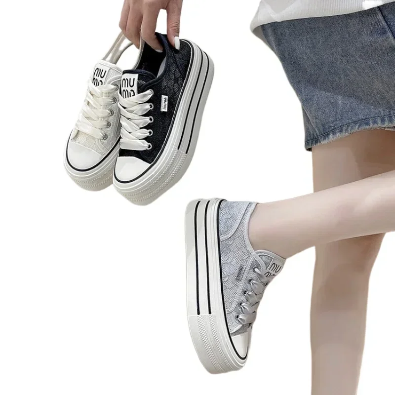 Лето 2023 новая женская обувь с дышащей сеткой кружевная повседневная кроссовки на