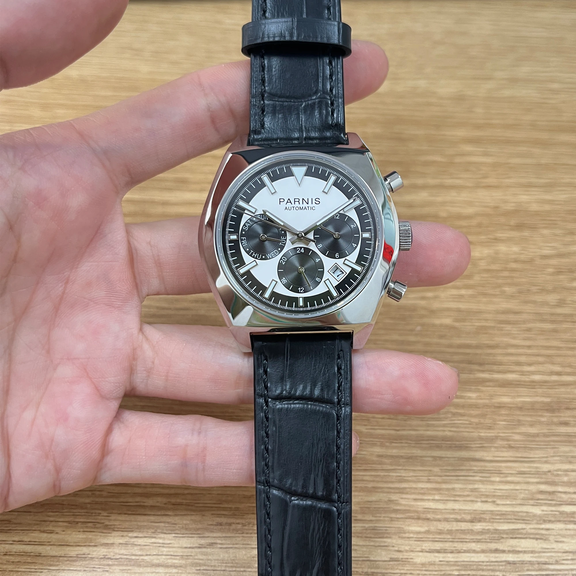 Мужские механические часы с календарем и кожаным ремешком 40 мм