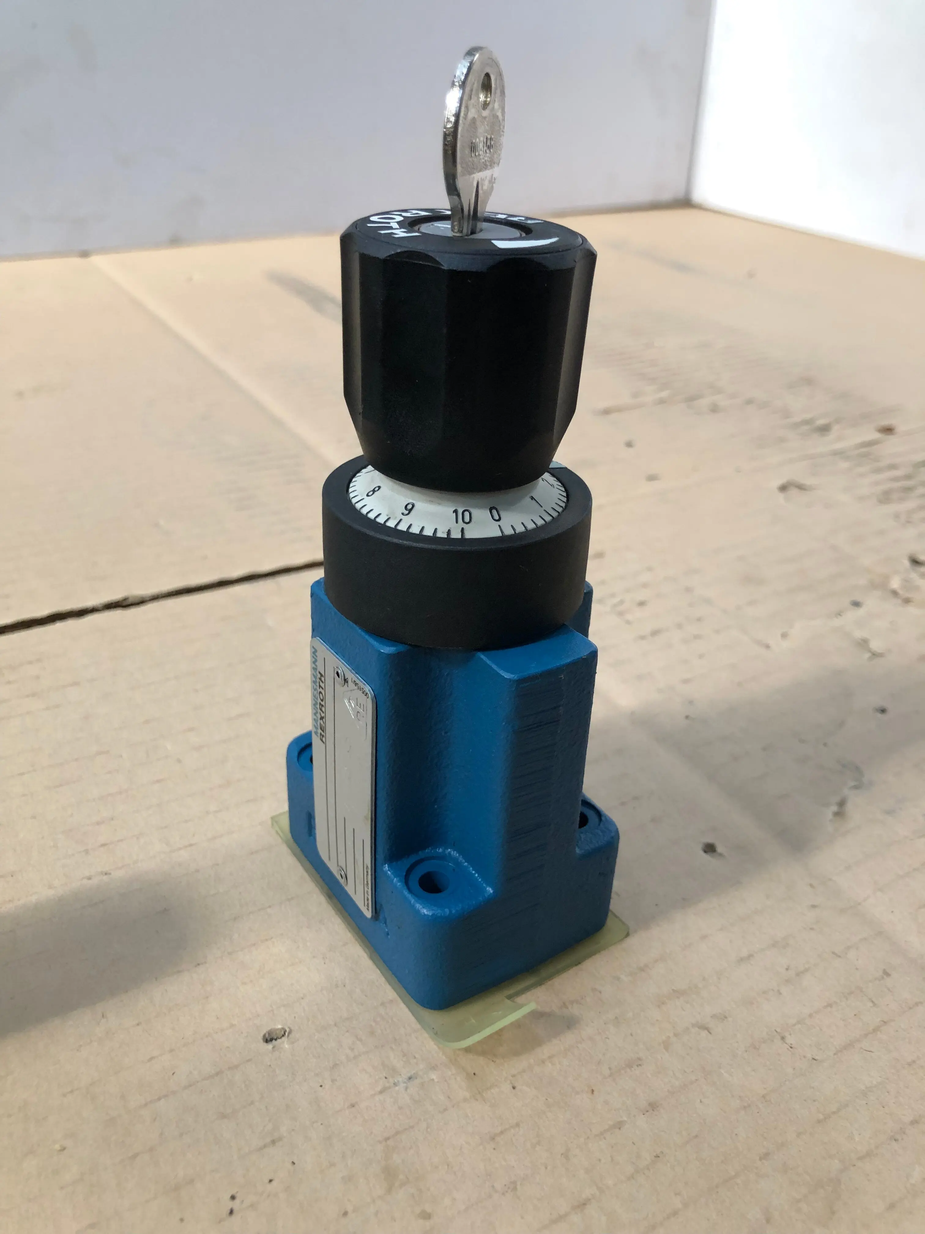 Клапан регулирования расхода гидравлический MANNESMANN REXROTH 2 FRM 6 B 36-21/10 QMW