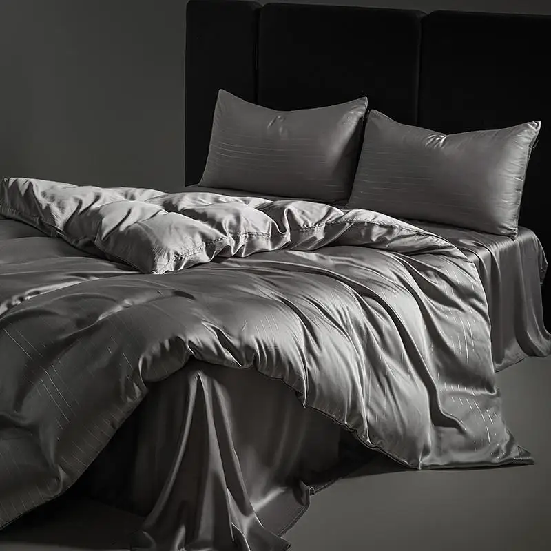 

Комплект постельного белья IvaRose HOME TEXTILE из бамбукового волокна, черный stripe