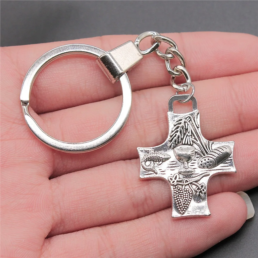

Dropshipping Souvenirs Gift Men Keychain 2 Colors 34x26mm Food Cross Pendant Keyring