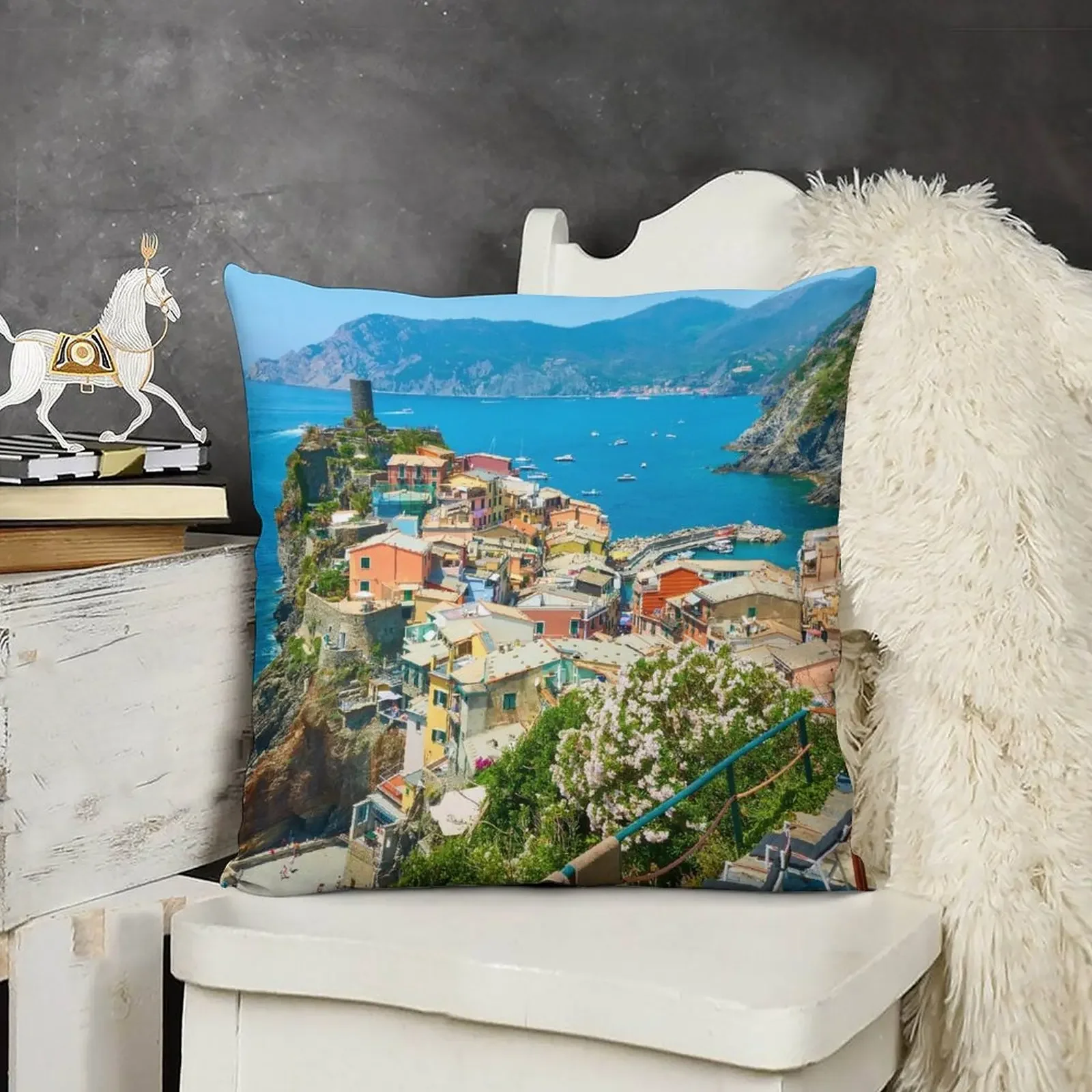 Vernazza Town in Cinque Terre Декоративная подушка Мраморный чехол для диванных подушек Чехлы