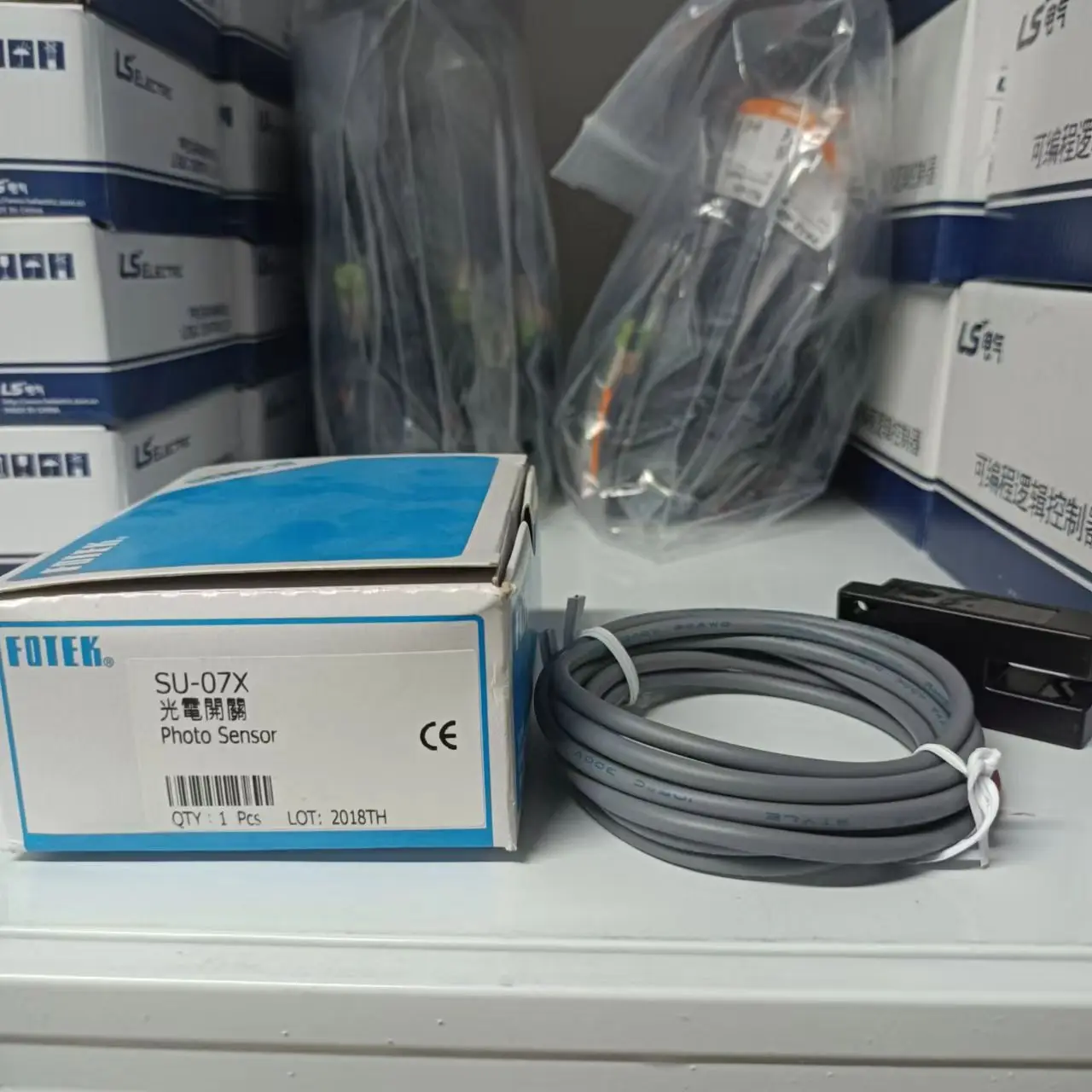 Флуоресцентный индуктивный датчик приближения Квадратный пластиковый 5 мм PNP NPN NO