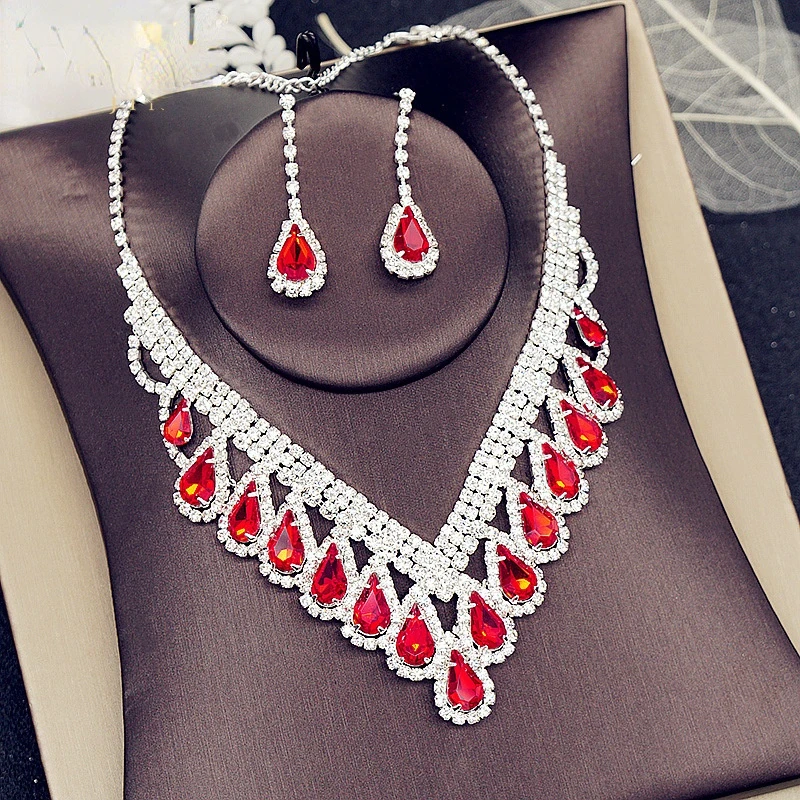 

Bride Red Crystal Two Piece Jewelry Set Diamond Necklace Earrings Exquisite Senior Wedding Yarn Accessories Wholesale