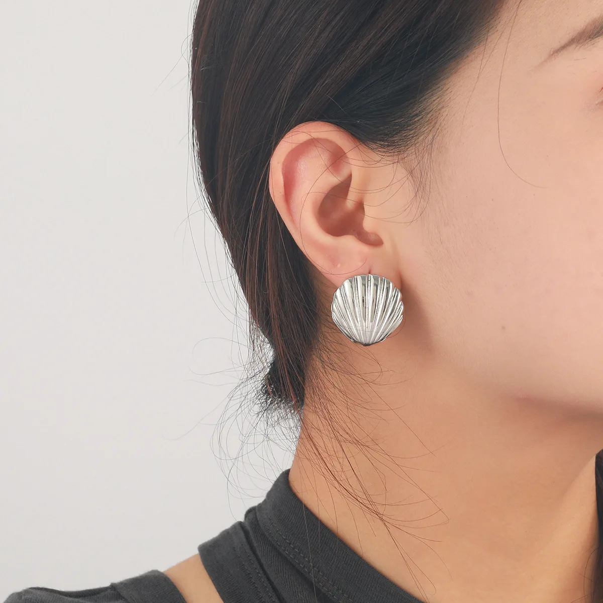 Серьги-гвоздики DIGADAGU горный хрусталь