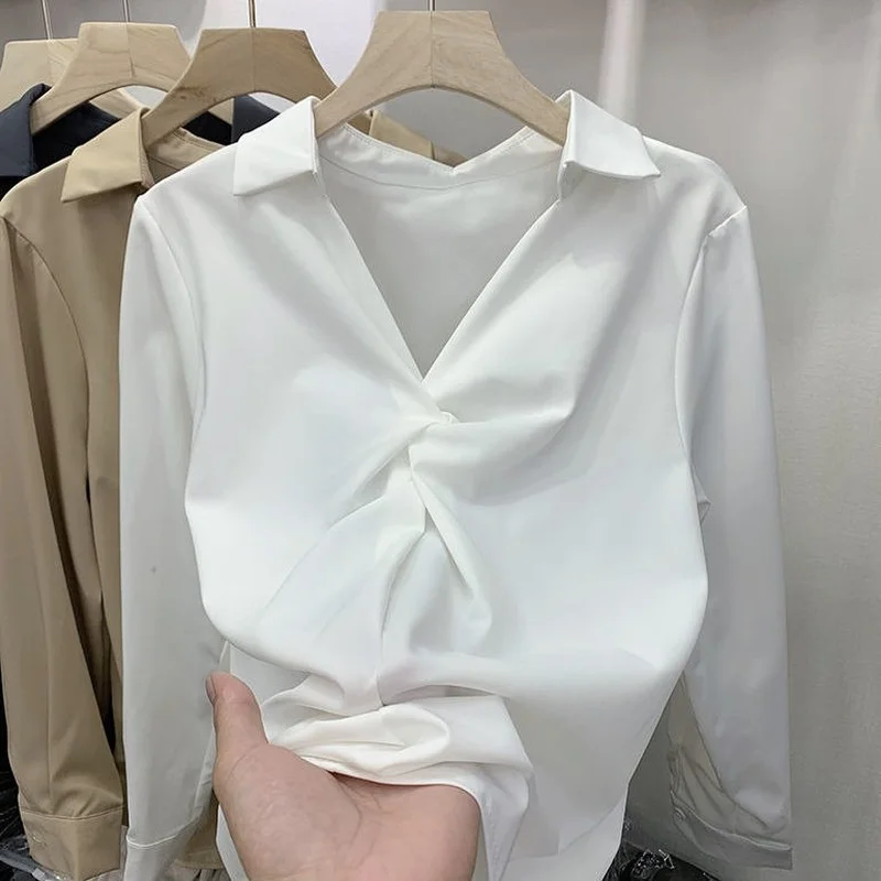 Блузка Женская атласная с длинным рукавом и V-образным вырезом батальных