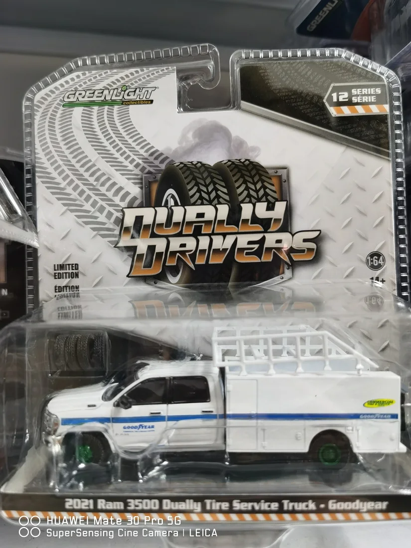 

GreenLight 1:64 2021 Dodge Ram 3500 Collection Metal Die-cast Simulation Model Cars Toys