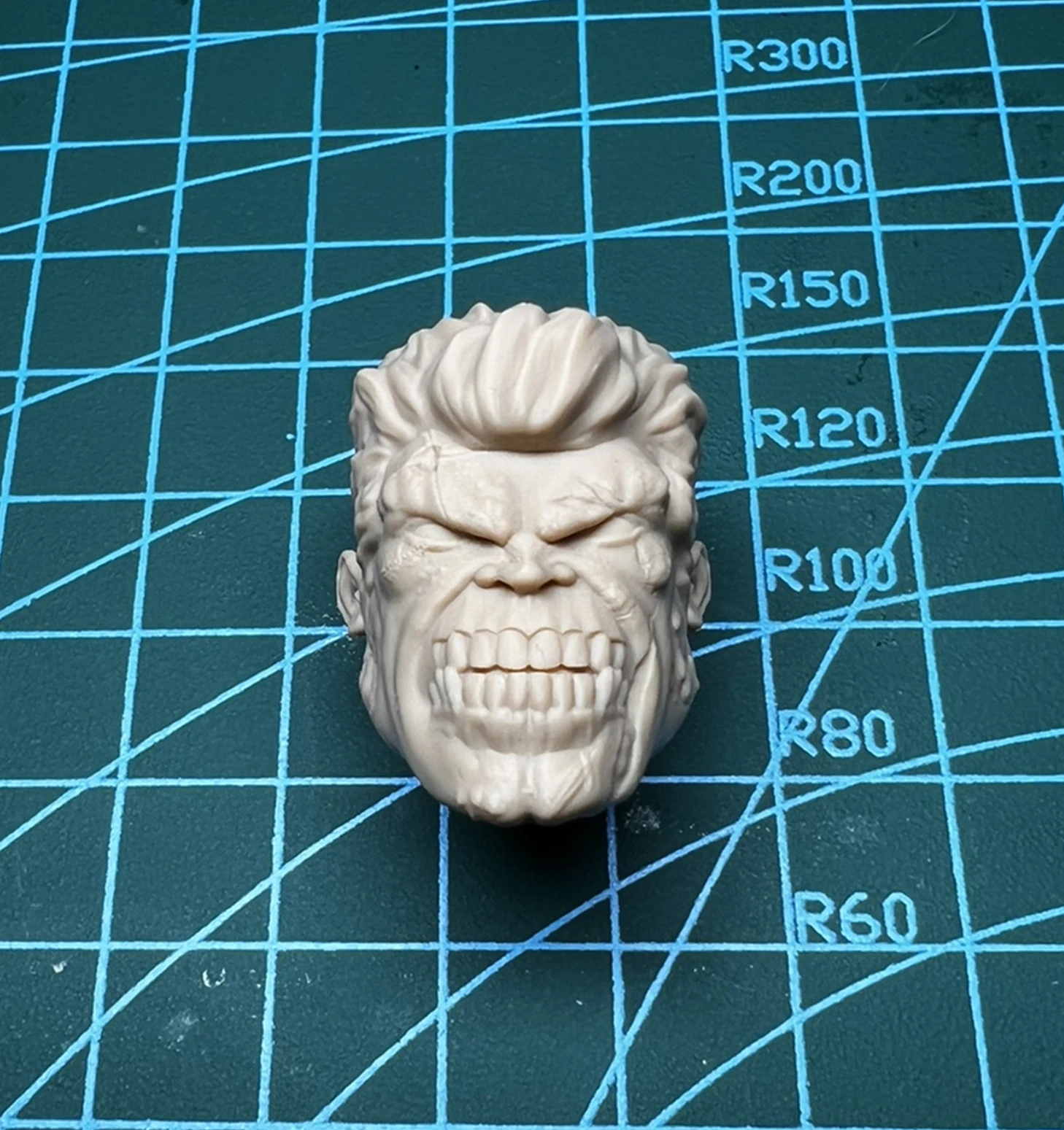 

1/12 Scale ML Size Zombie Bruce Dr. Banner Head Carved Sculpt Model Unpainted Version
