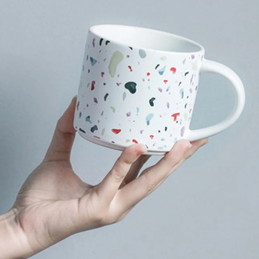 

Funny Coffee Mugs Creative Ceramic Travel Cute Girl Bottle Yoga Printed Couple Cups Stirring Tasse A Cafe Caneca Travelmug EE5MK