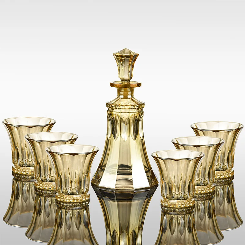 

Роскошный набор из 7 хрустальных графинов для виски золотого цвета 210310-07