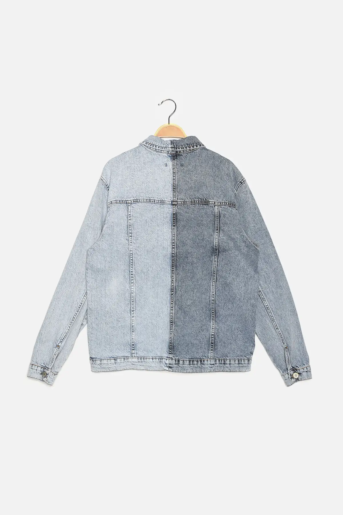 

Trendyol Men 'S Regular Fit Double Color Denim Jacket TMNAW22CE0018