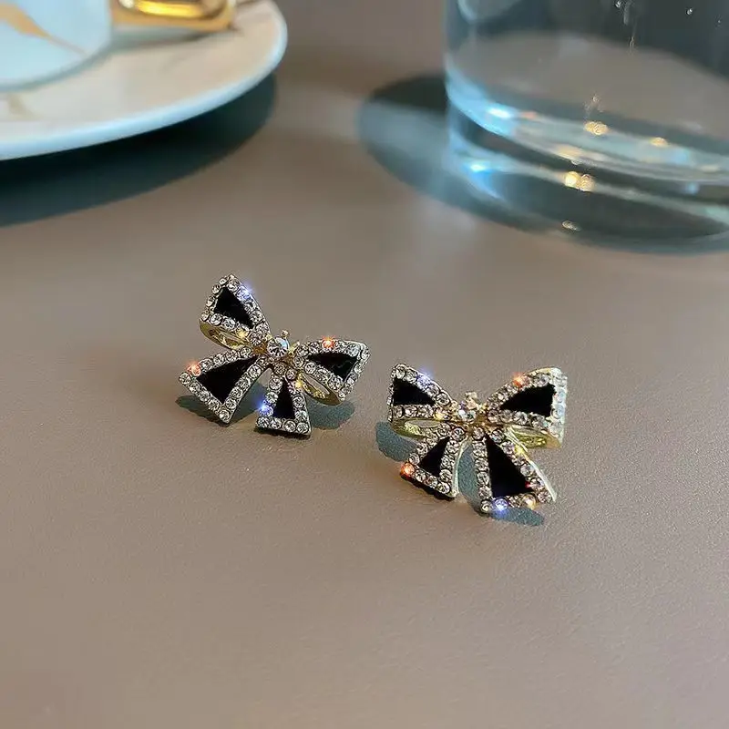 

Elegant Sweet Cute Black Bowknot Fashion Rhinestone Stud Earrings For Women Trend Luxury Dainty Wedding Party Jewelry Gift