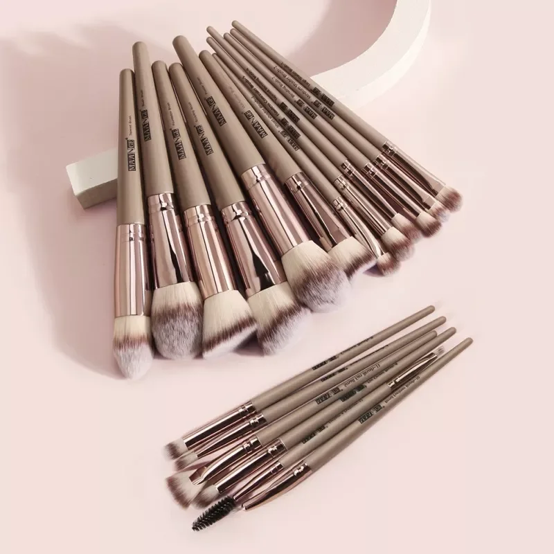

NEW2023 18PCS Makeup Brushes Set Professional Brush Kit Multifunctional Powder Eyeshadow Lip Make Up Brush Makeup Tools
