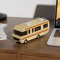 Fleetwood Bounder 1986, он же фургончик Уолтера Уайта и Джесси Пинкмана в виде конструктора#1