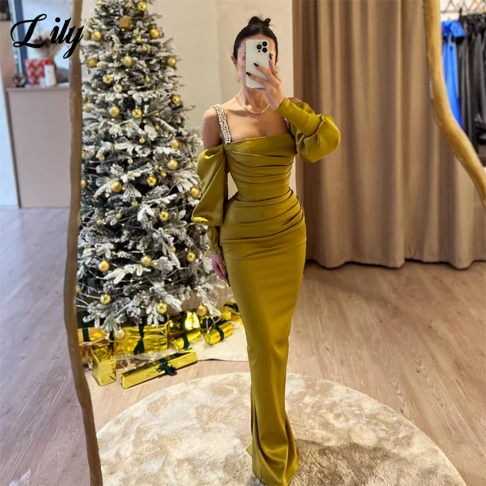 Атласное облегающее вечернее платье с открытыми плечами женское вышитыми