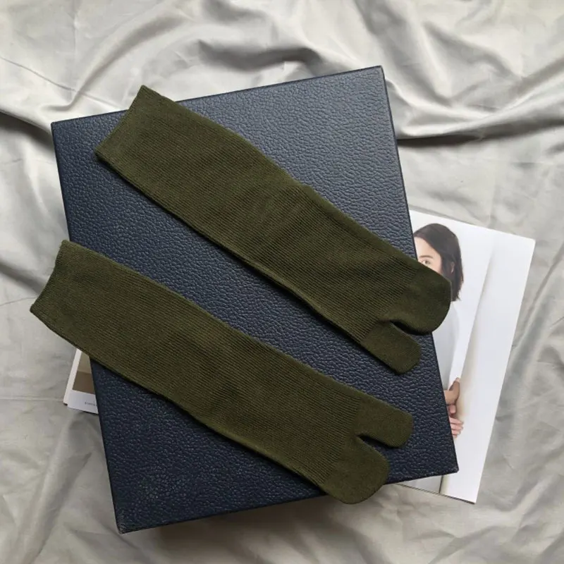 High Quality Combed Cotton Split Toe Socks Unisex Simple Comfortable Two-Toed Socks Japanese Harajuku Men Women's Tabi Socks