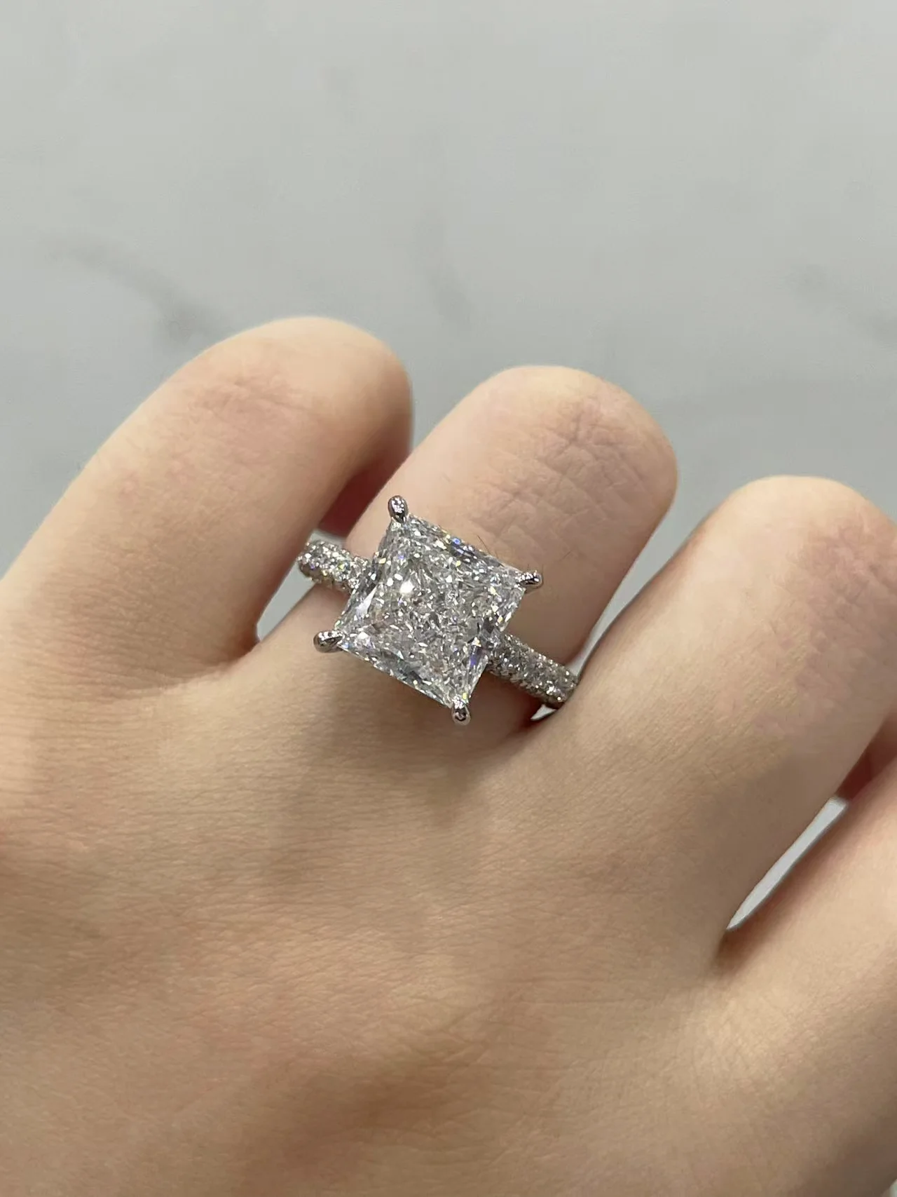 Фото 5CT Princess Cut DEF VS VVS и 1.374Ctw Круглая огранка CVD HPHT IGI Certifie Lab Grown Diamond Кольцо из 14-каратного золота Подарок на помолвку №3