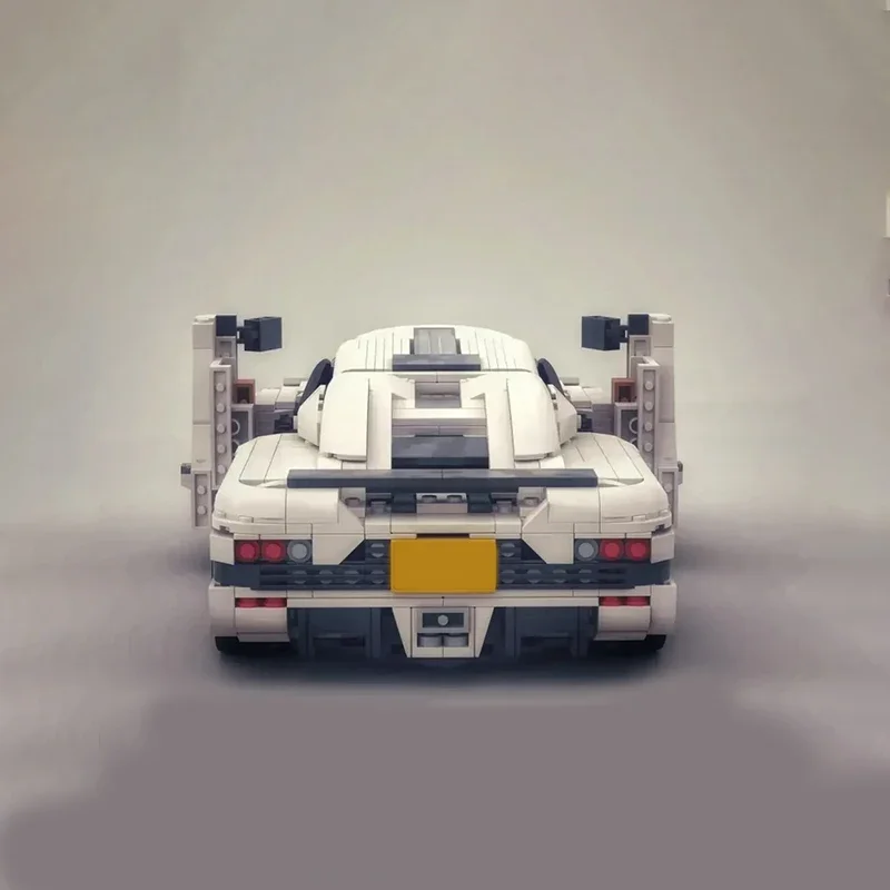 Фото Модель гоночного автомобиля Koenigsegg CCX из 1458 деталей, богатая деталями, идеальна для демонстрации. №1