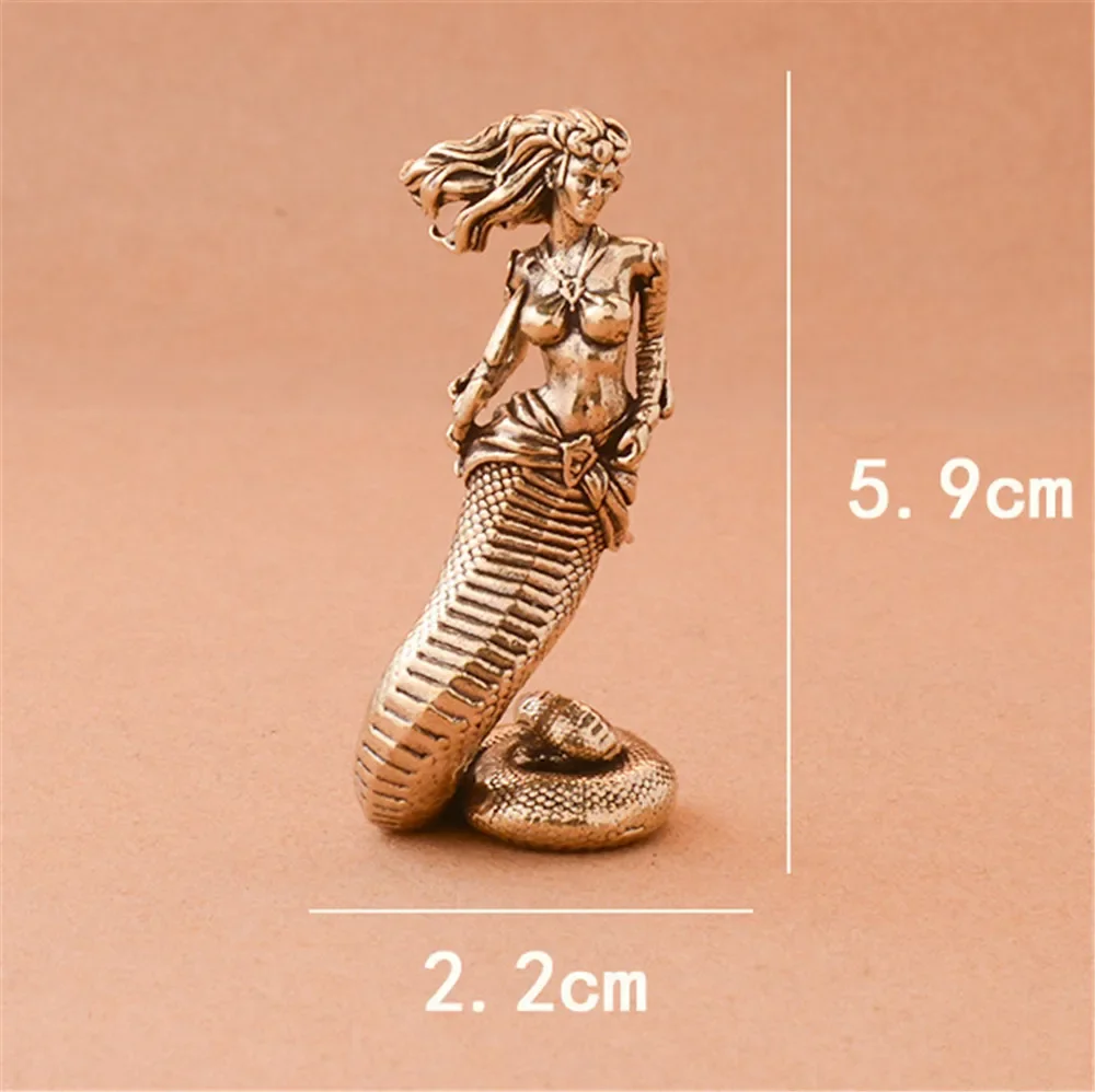 

Латунная статуэтка Медуза