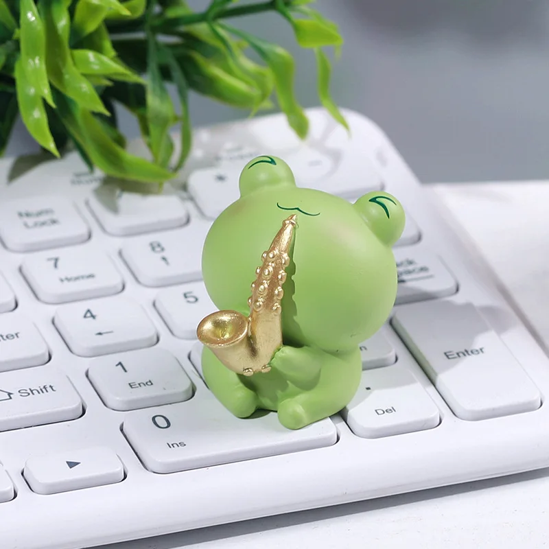 

Миниатюрная лягушка из смолы