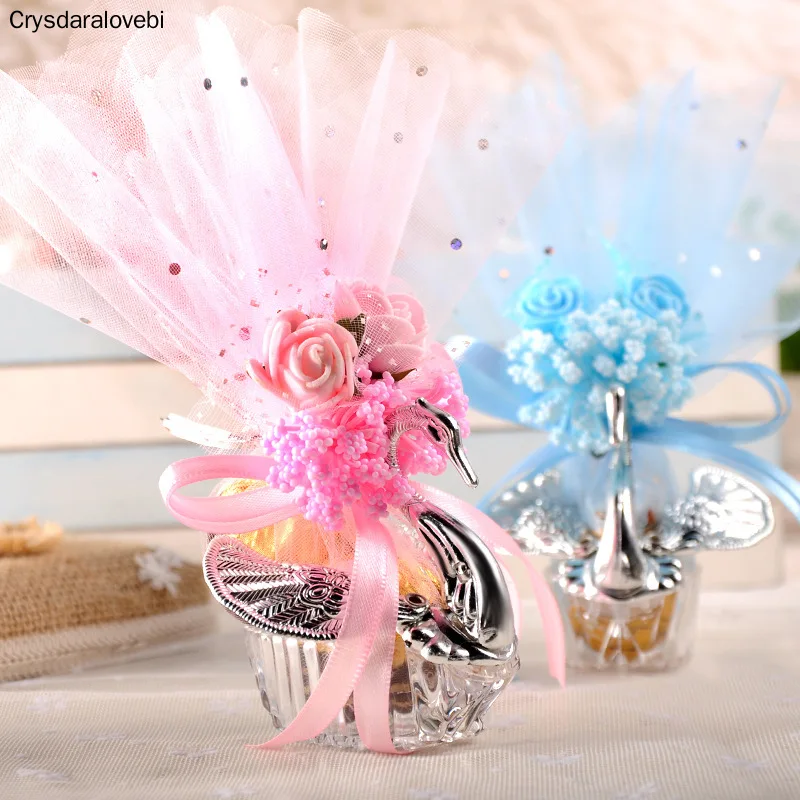 

24 Pieces Swan Wedding Favor Boxes/Gift Creative Selfdom Bomboniere Candy Boxes with voile+decorate pear