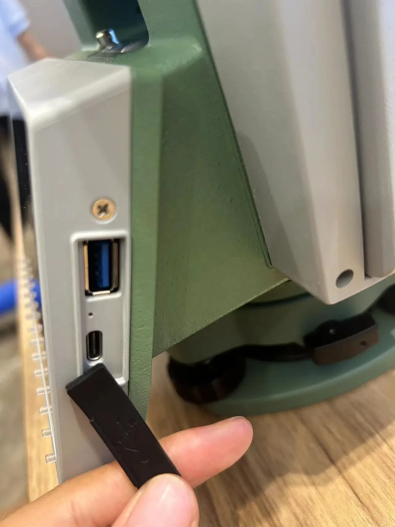 FOIF RTS-362R/RTS-362N Электронный тахеометр без отражателя на 1000 м с двухосной