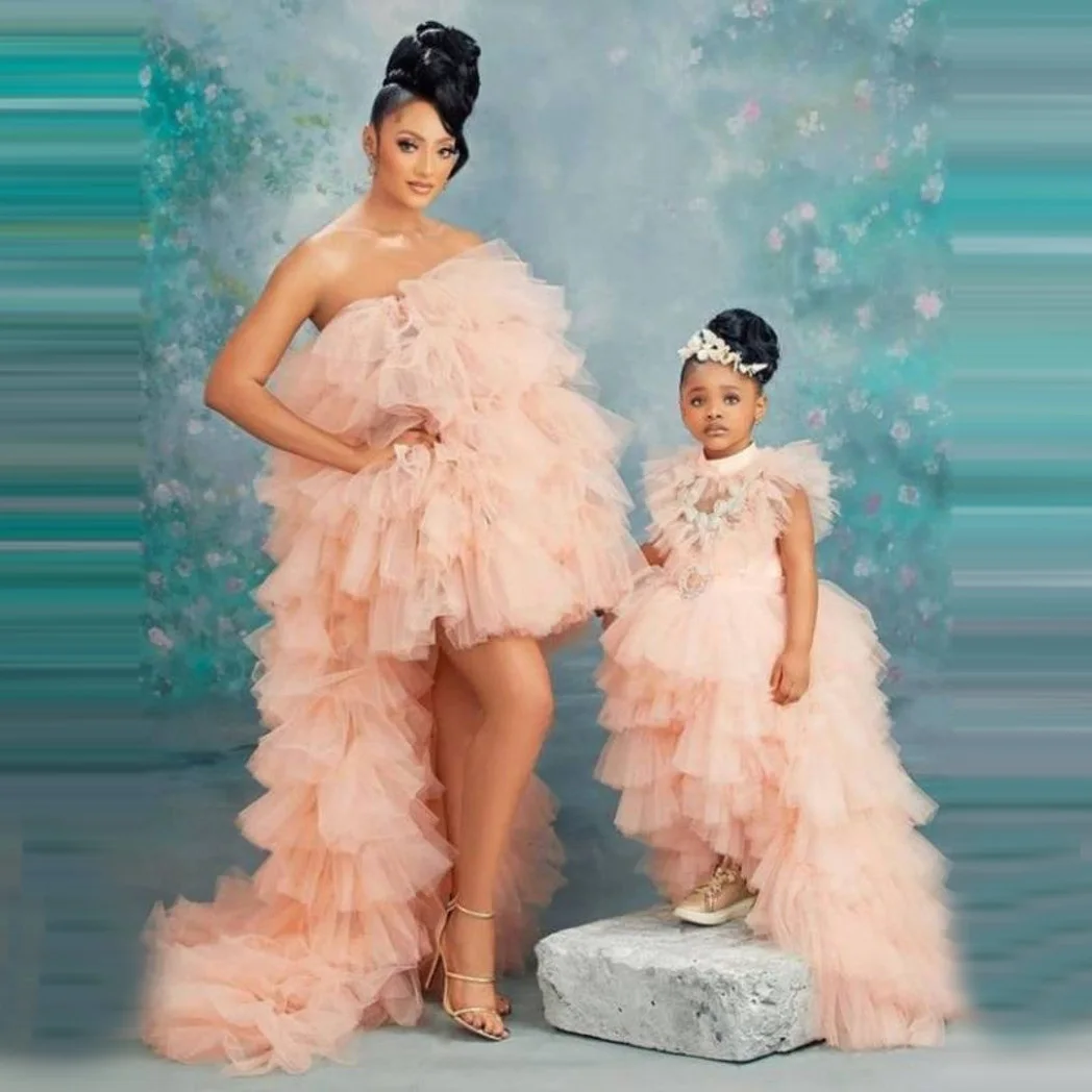 

Extra Fluffy Mom And Me Tulle Dresses Layered Hi Low Ruffles Family Look Photo Shoot Mother And Daughter Matching Gowns