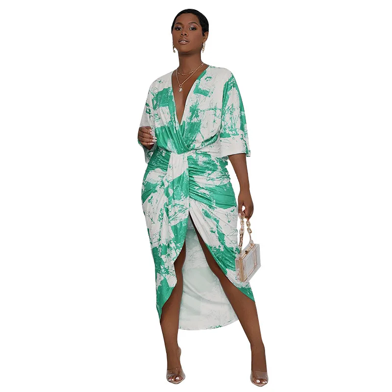 Рисунок 3 - Платье женское с глубоким V-образным вырезом