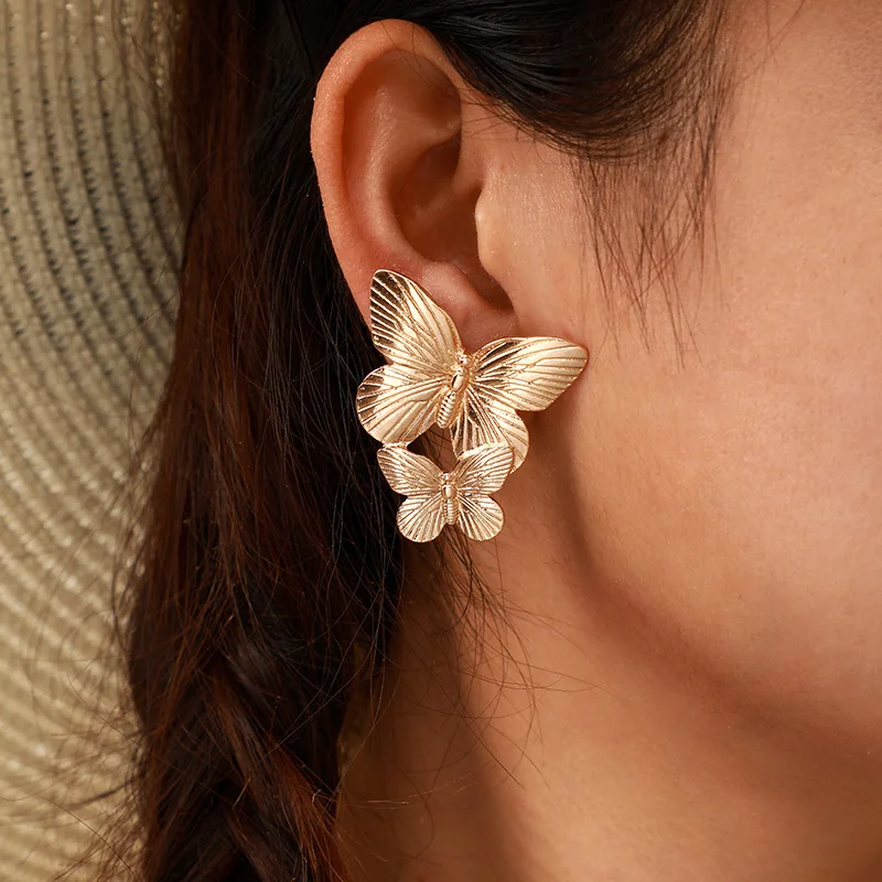 

New Creative Alloy Double Butterfly Pendant Earrings Vintage Gold Color Exaggerated Dangle Earrings Women Fashion Jewelry