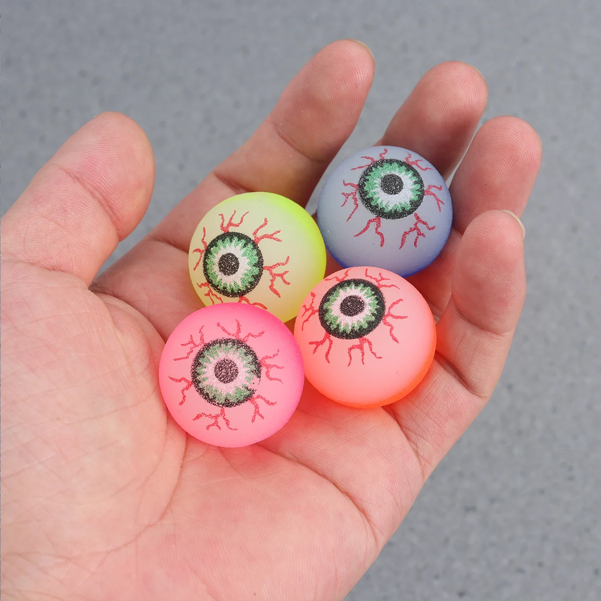 

30pcs 32mm Bouncy Balls Scary Eye Balls Party Supplies (Random Color)