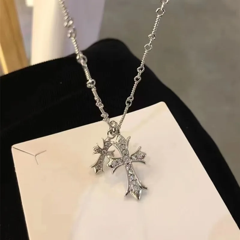 

Luxury Fashion Silver Double Cross Necklace Pendant Premium Baroque Accessories Clavicle Chain