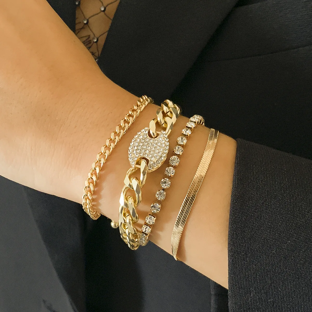 

GD 4Pcs/Set Punk Bracelets Set Jewelry Chain Bracelets for Women Trendy Cuban Snake Chain Bracelets Boho Jewelry