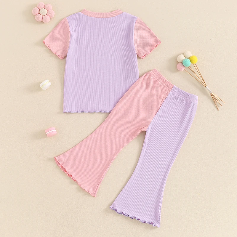 Футболка с коротким рукавом и круглым вырезом расклешенными брюками