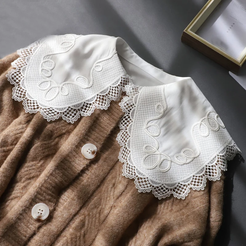 

Big Lapel Embroidery Fake Collar for Women Sweet Shirt Detachable Collars Lace Neckline Shoulder Wrap False Collar